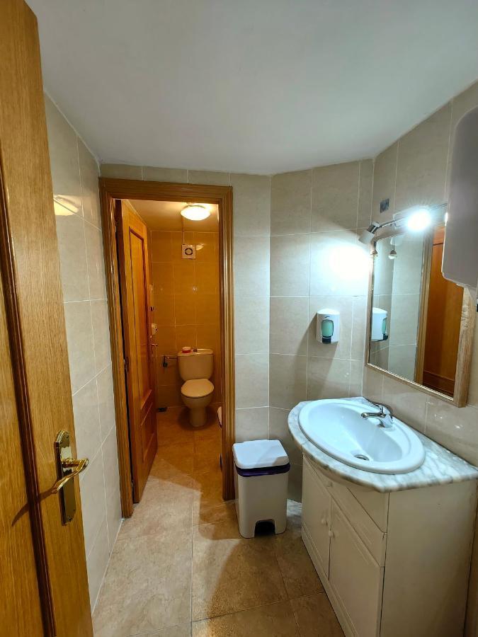 Hostal Siesta & Go Nuevos Ministerios Madrid Exteriör bild