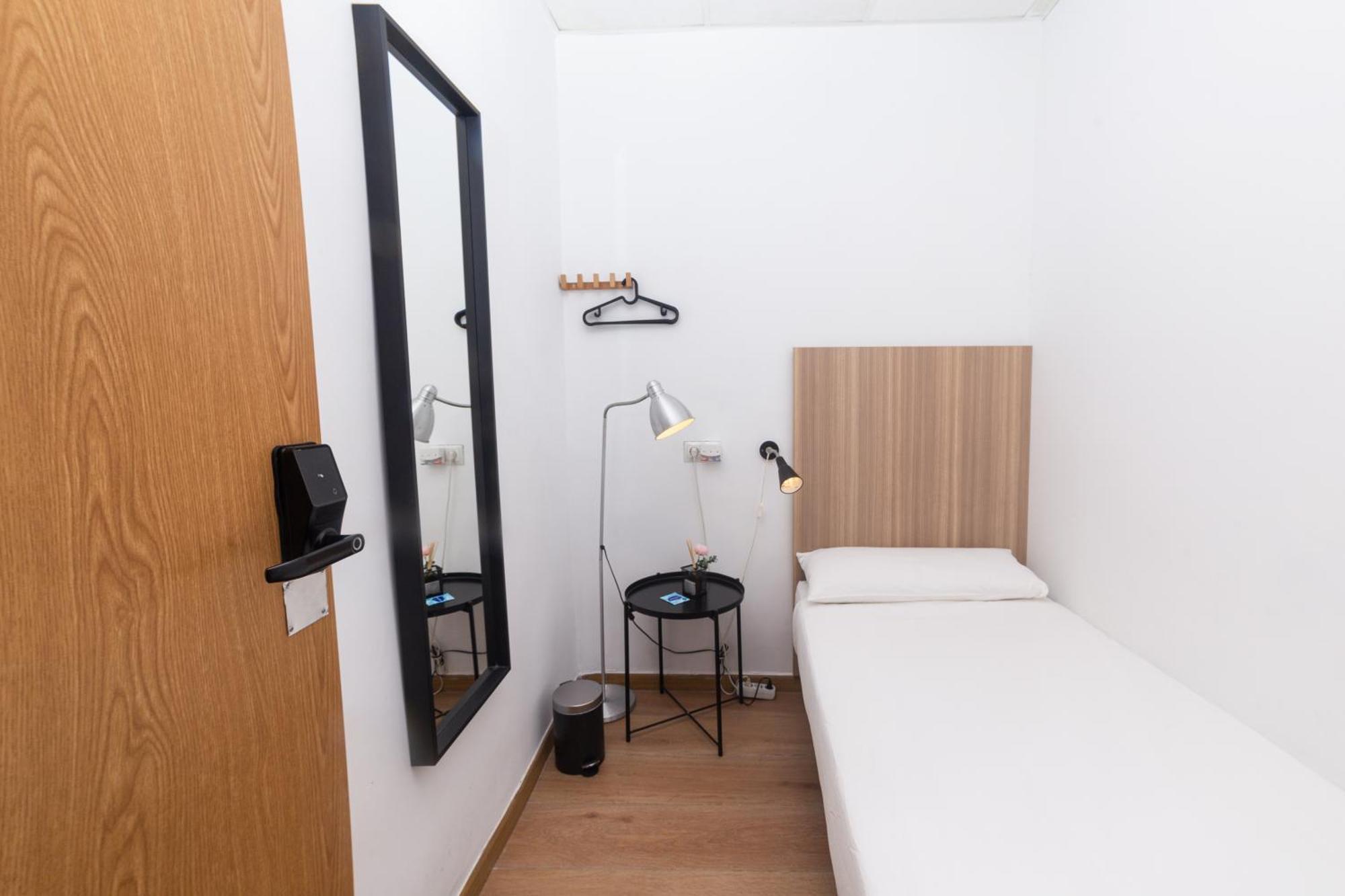 Hostal Siesta & Go Nuevos Ministerios Madrid Exteriör bild