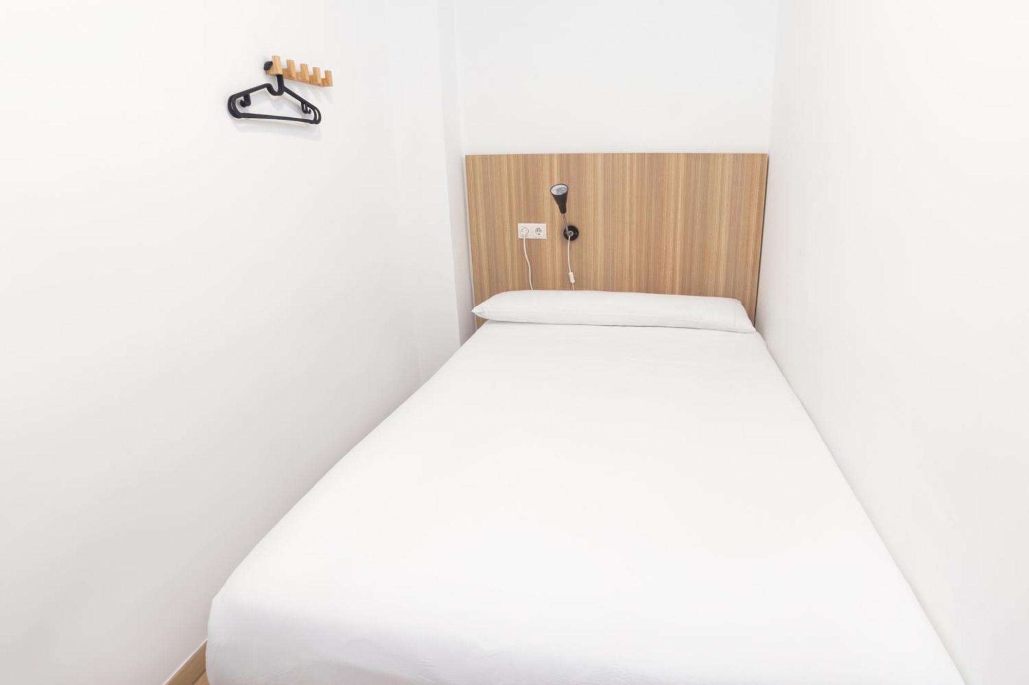 Hostal Siesta & Go Nuevos Ministerios Madrid Exteriör bild