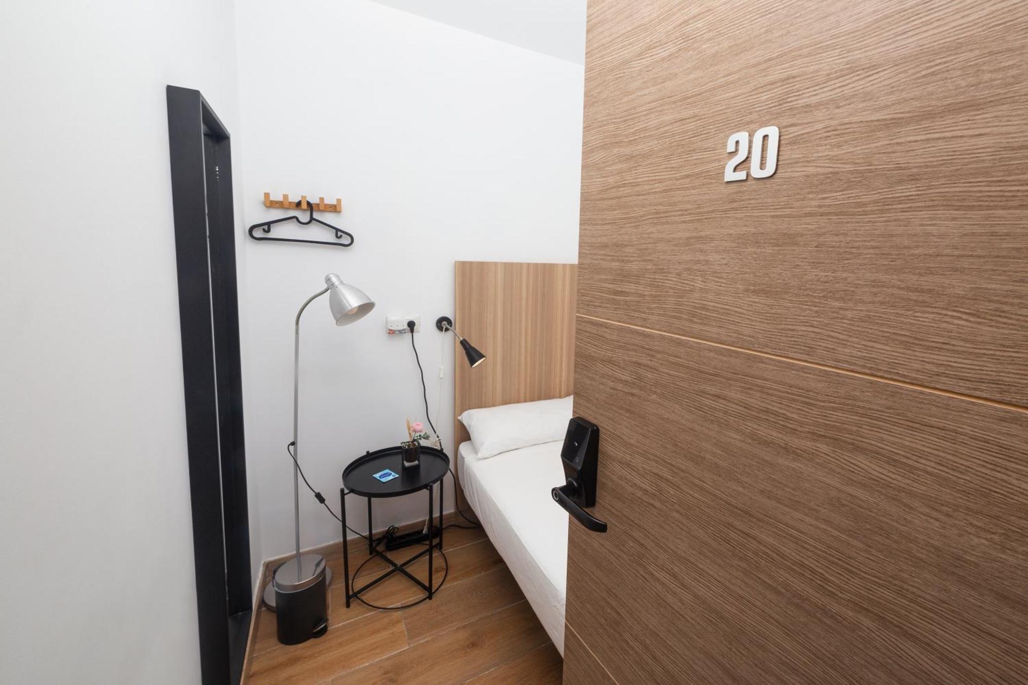 Hostal Siesta & Go Nuevos Ministerios Madrid Exteriör bild