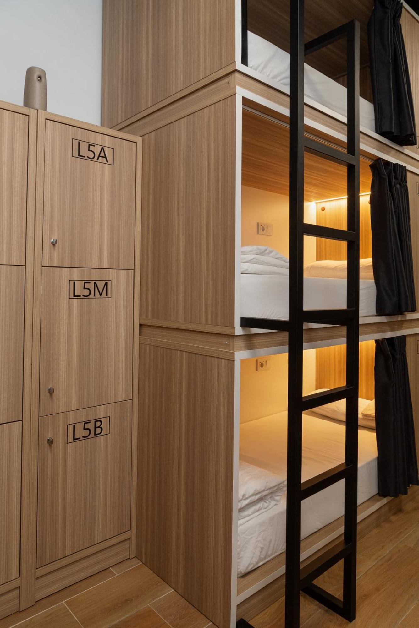 Hostal Siesta & Go Nuevos Ministerios Madrid Exteriör bild