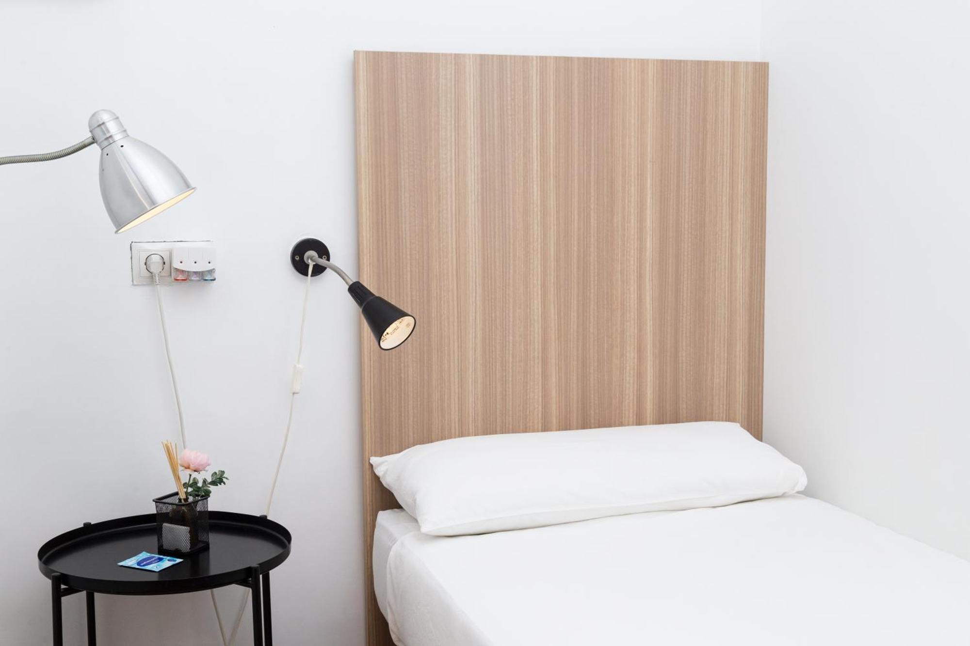 Hostal Siesta & Go Nuevos Ministerios Madrid Exteriör bild