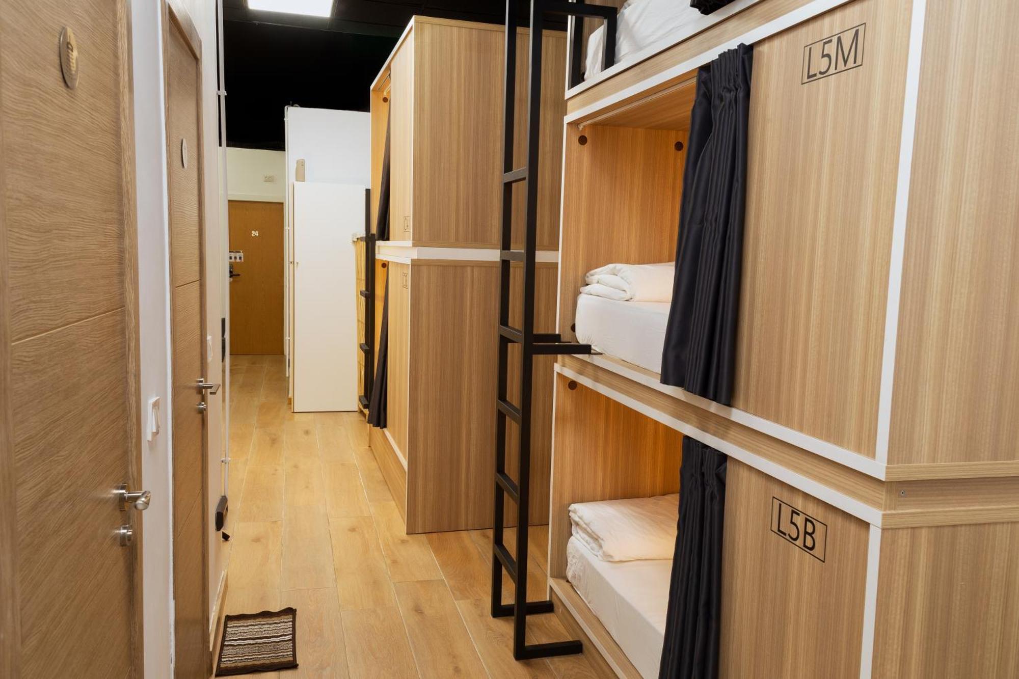 Hostal Siesta & Go Nuevos Ministerios Madrid Exteriör bild