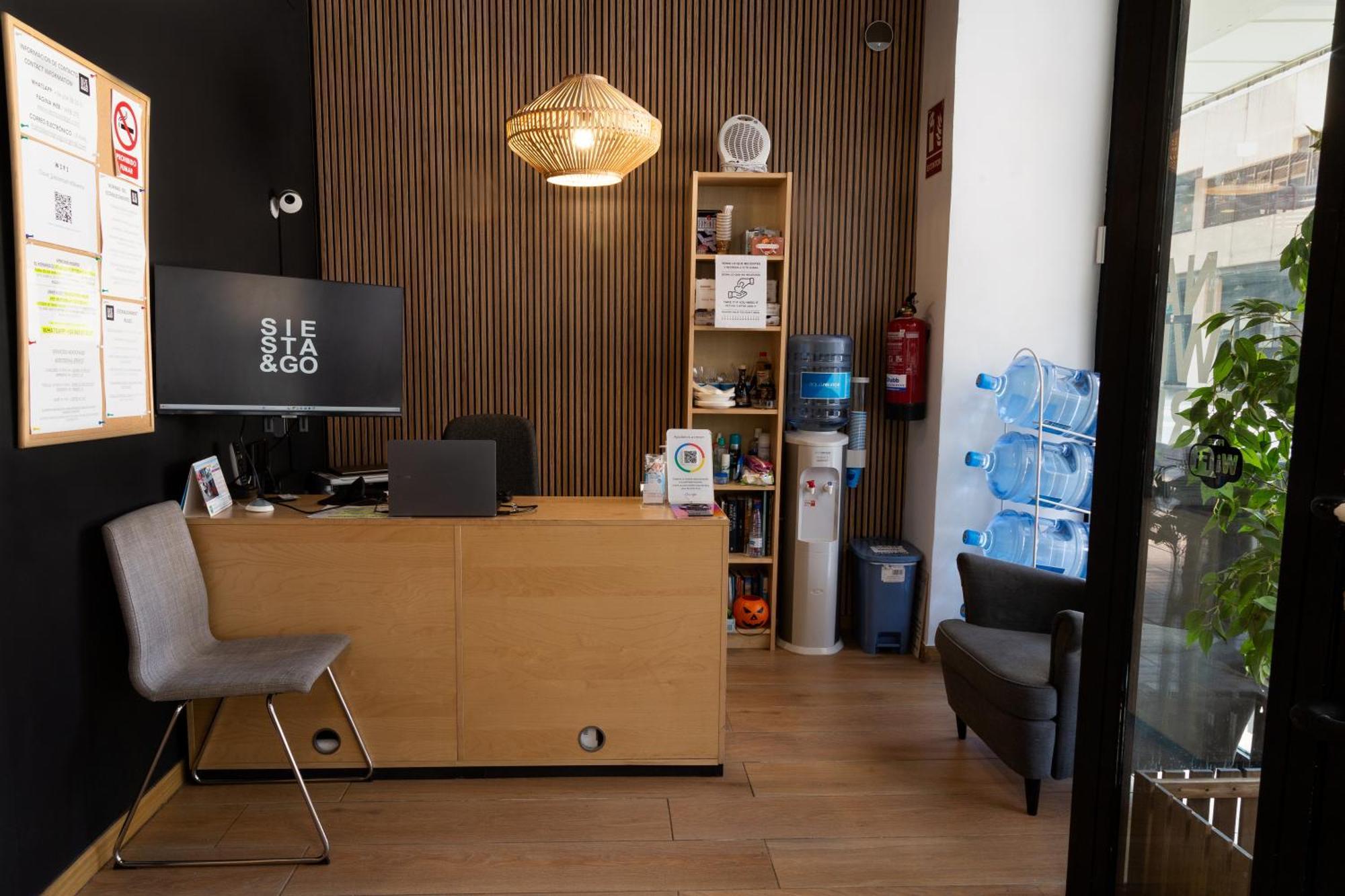 Hostal Siesta & Go Nuevos Ministerios Madrid Exteriör bild